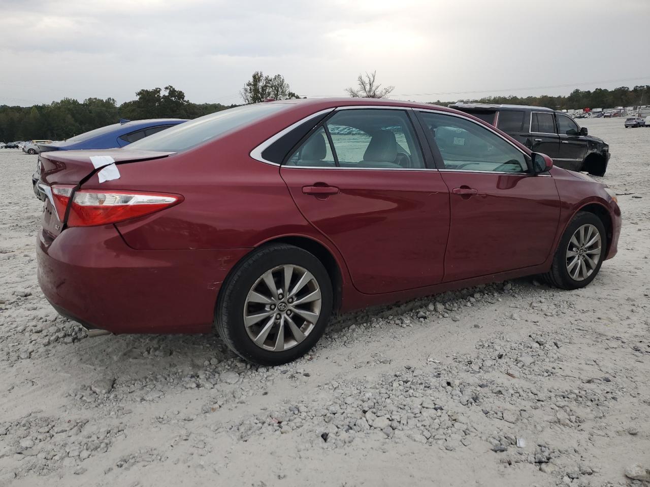 2017 Toyota Camry Le - Image 3