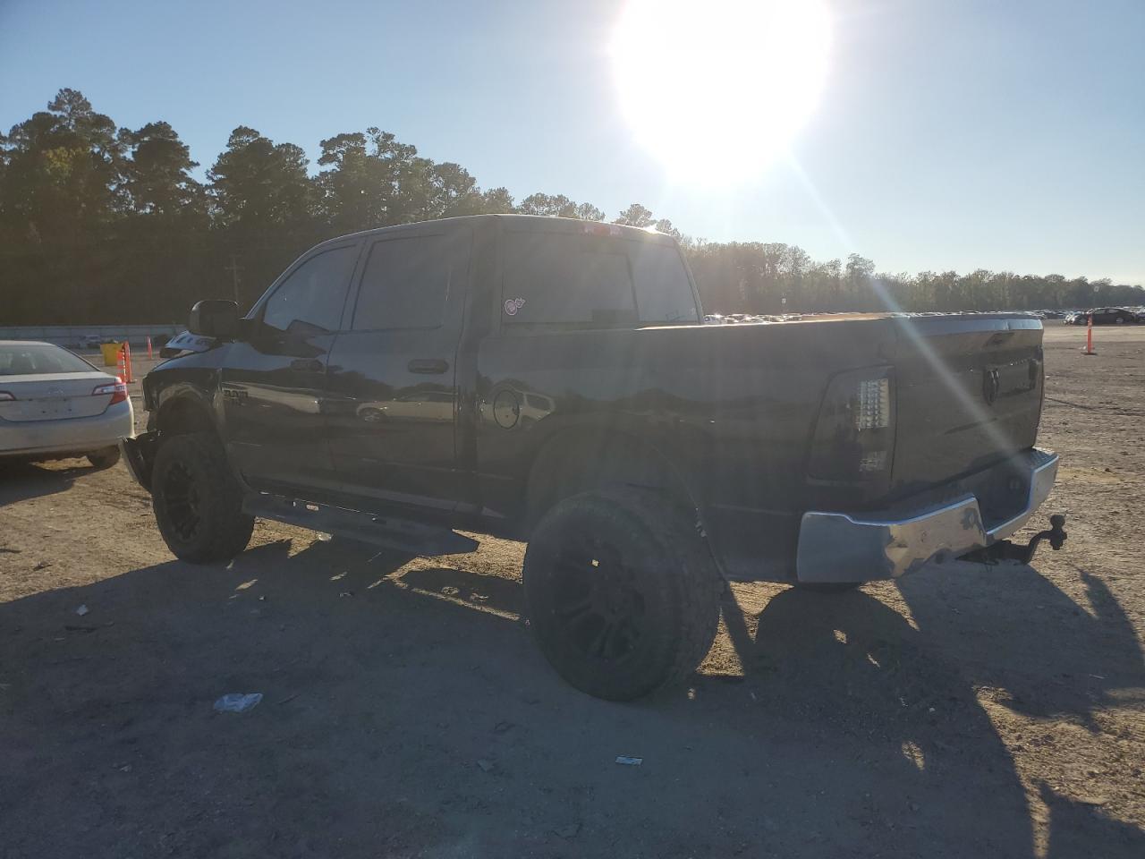 2018 Ram 1500 Slt - Image 2