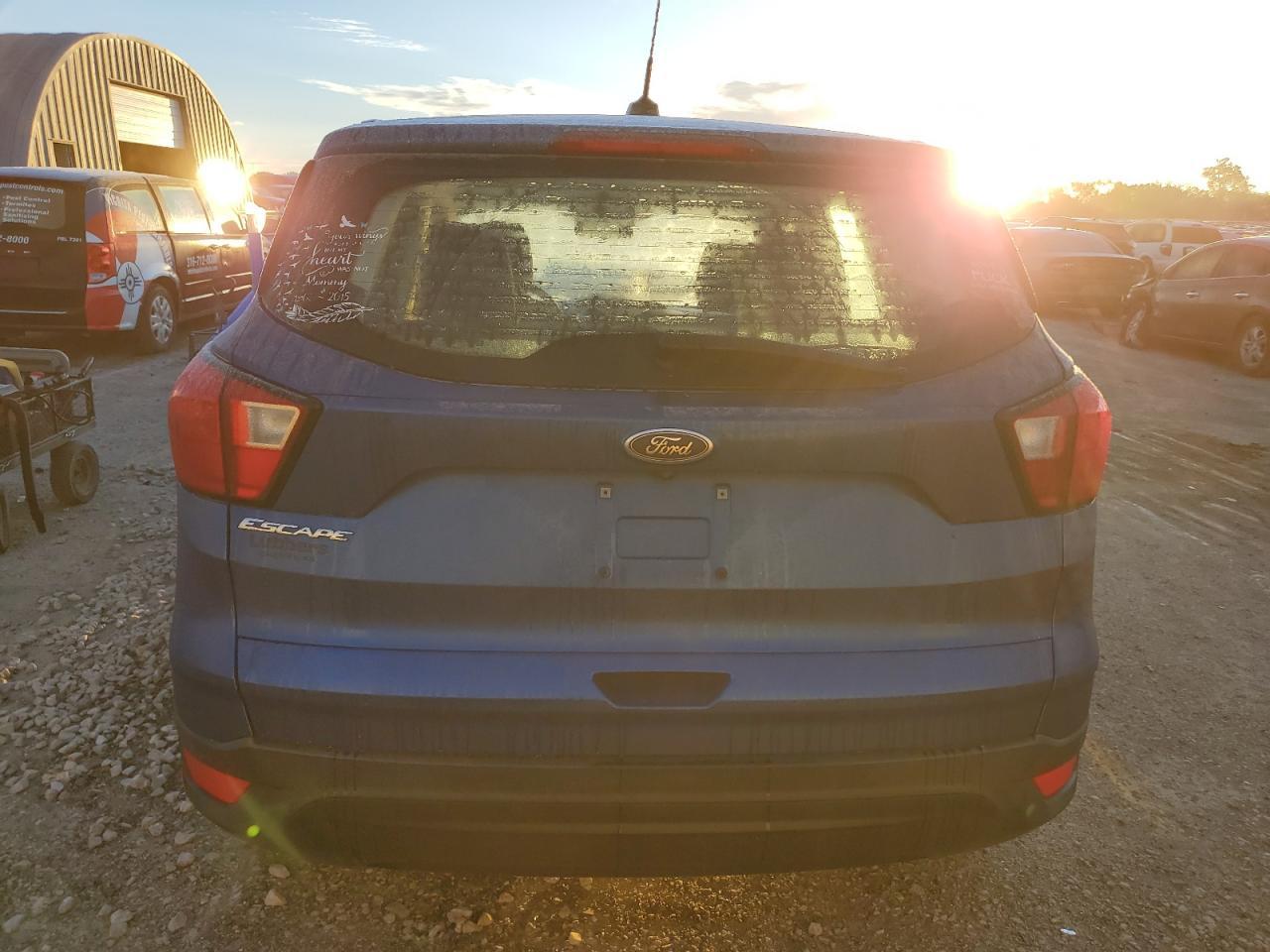 2019 Ford Escape S - Фото 6