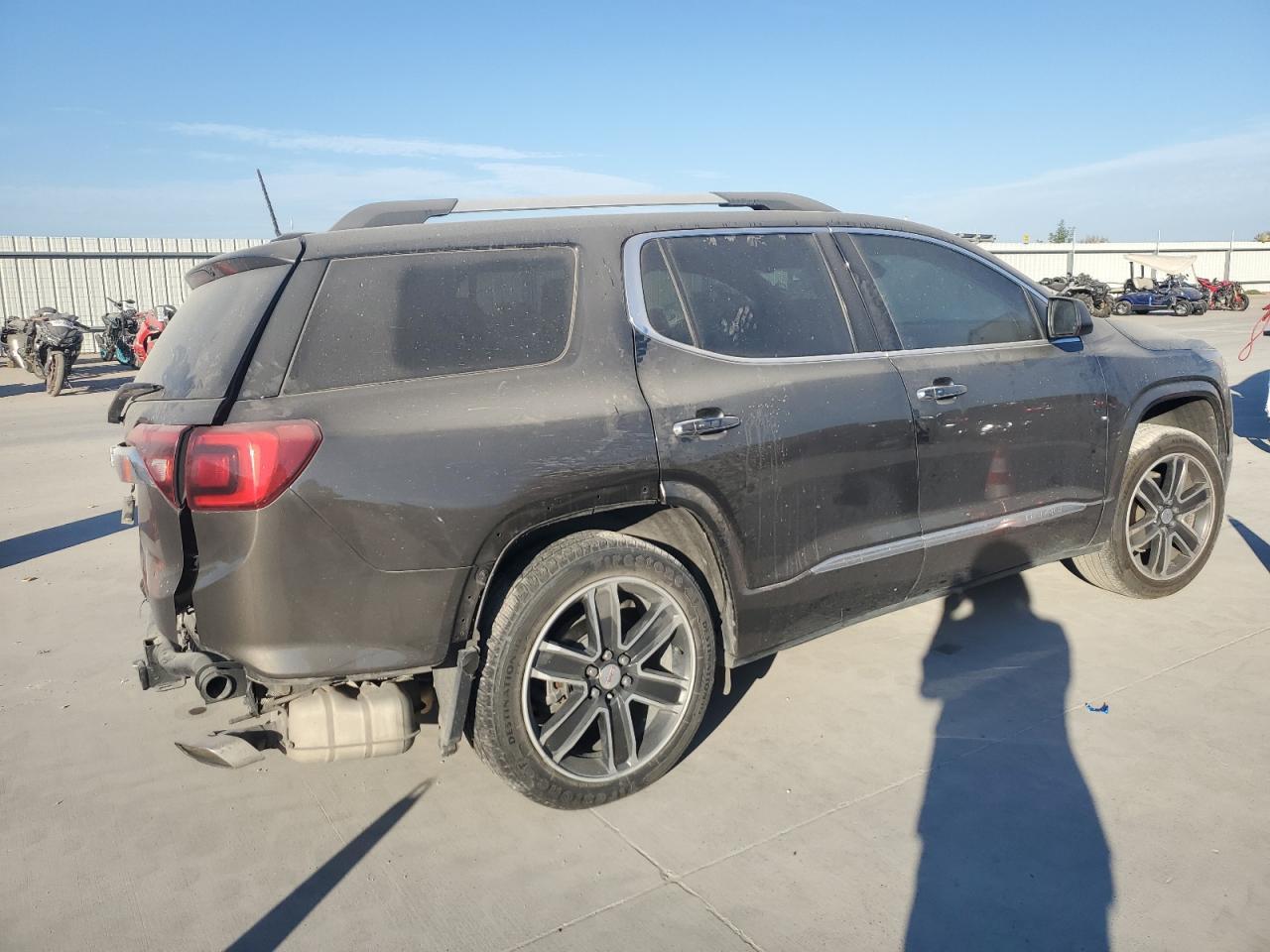 2019 GMC Acadia Denali - Image 3