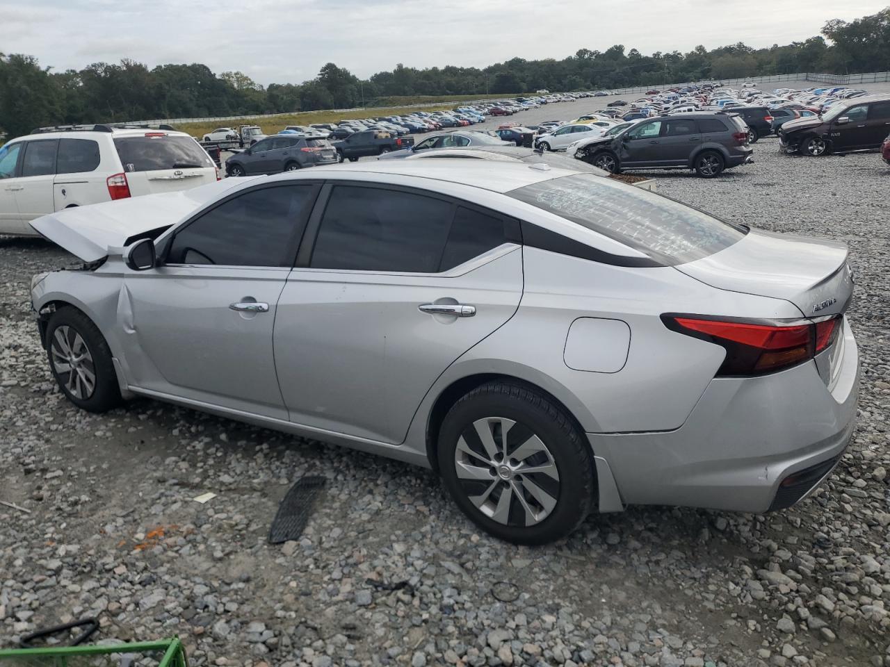 2019 Nissan Altima S - Фото 2