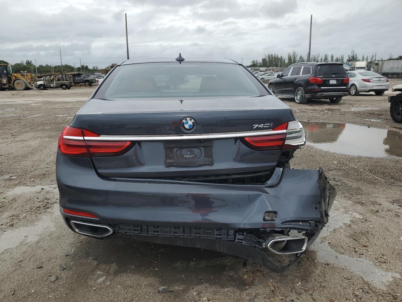 2019 BMW 740 I - Фото 6