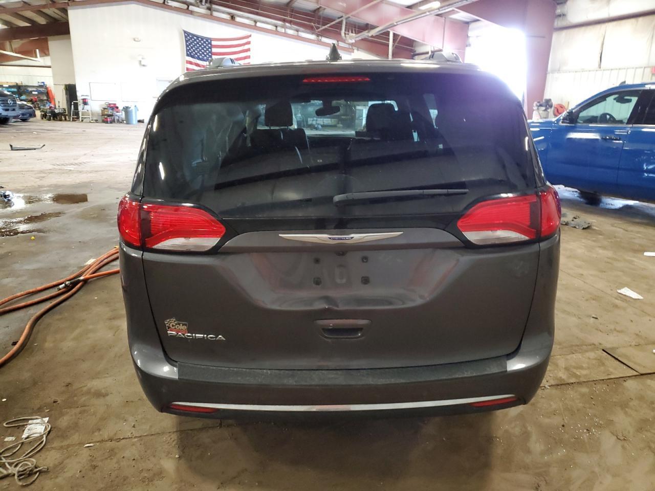 2018 Chrysler Pacifica Touring L Plus - Фото 6