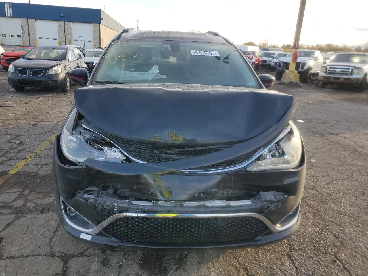 2019 Chrysler Pacifica Touring L - Image 5