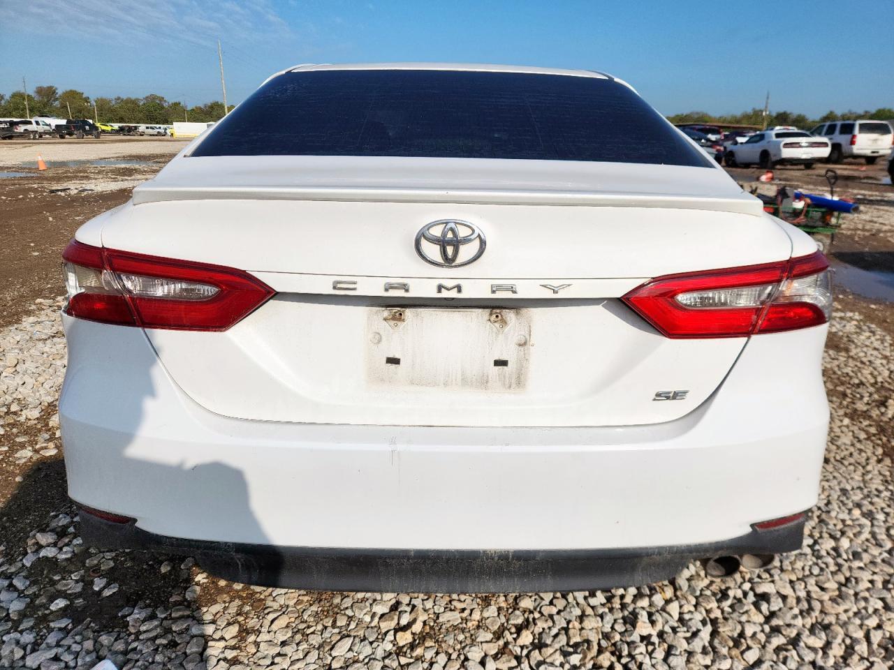2018 Toyota Camry L - Фото 6