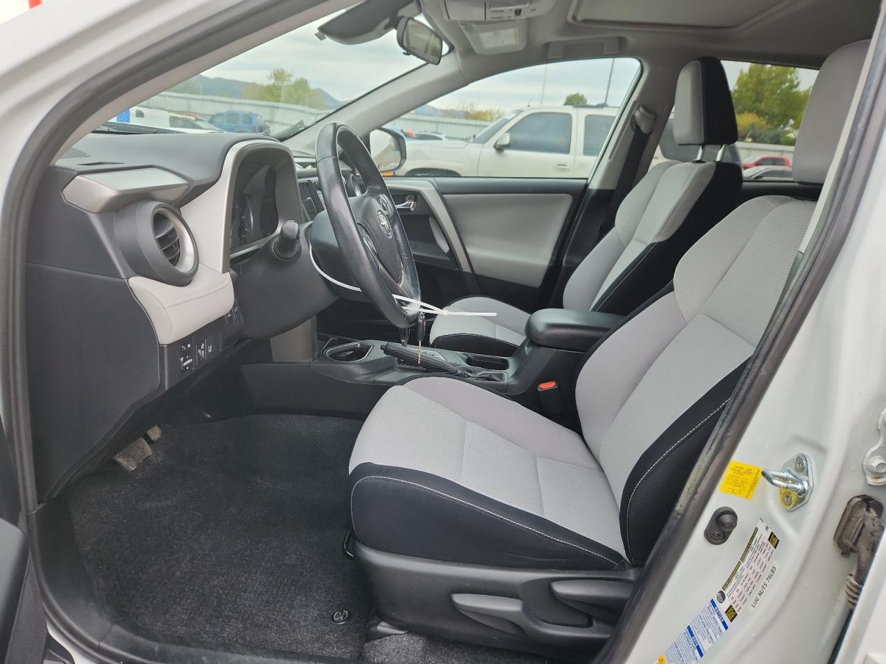2017 Toyota Rav4 Xle - Image 7