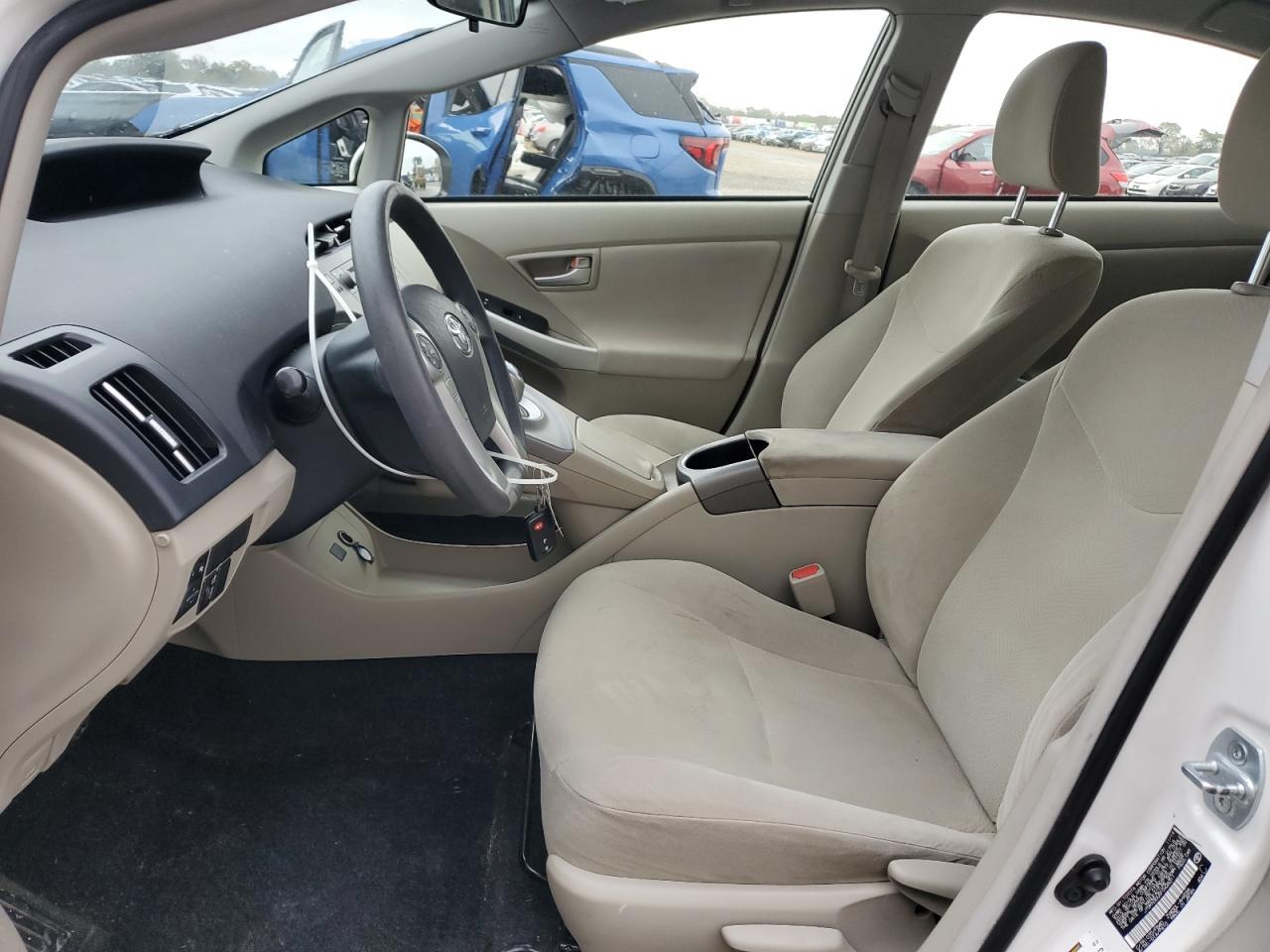 2015 Toyota Prius - Image 7