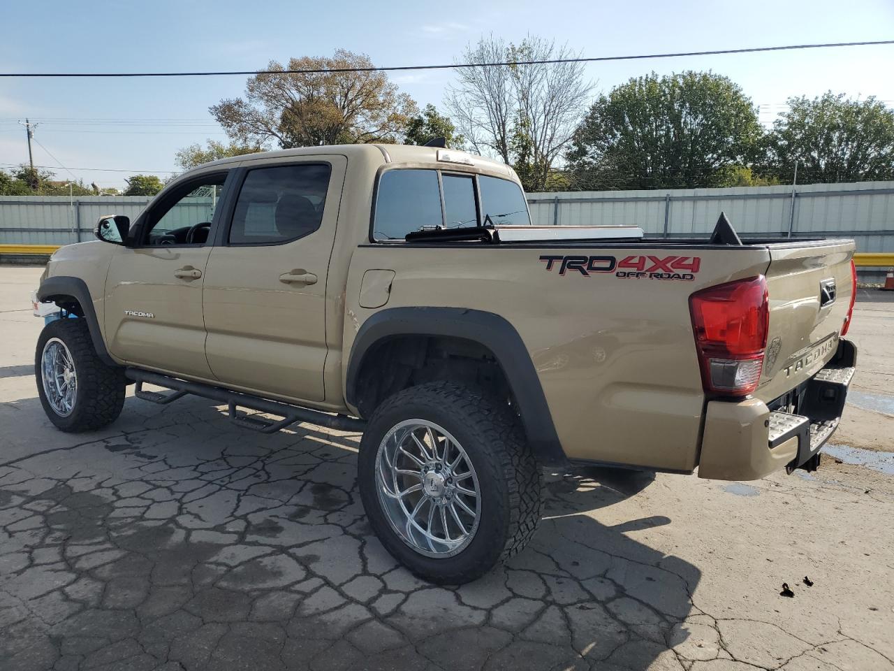 2016 Toyota Tacoma Double Cab - Фото 2