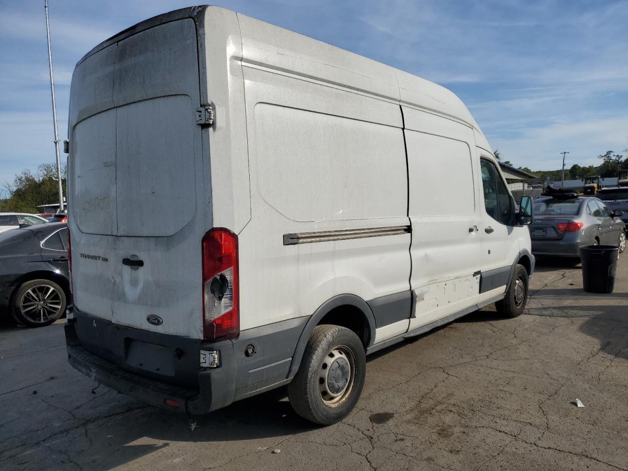2015 Ford Transit T-250 - Фото 3