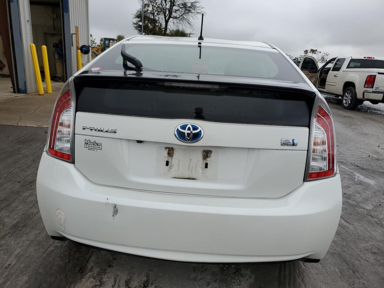 2015 Toyota Prius - Image 6