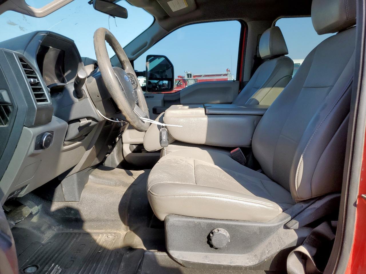 2022 Ford F350 Super Duty - Фото 7