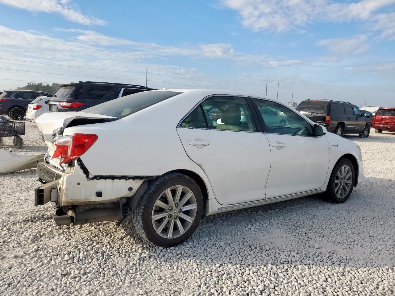 2014 Toyota Camry Hybrid - Фото 3
