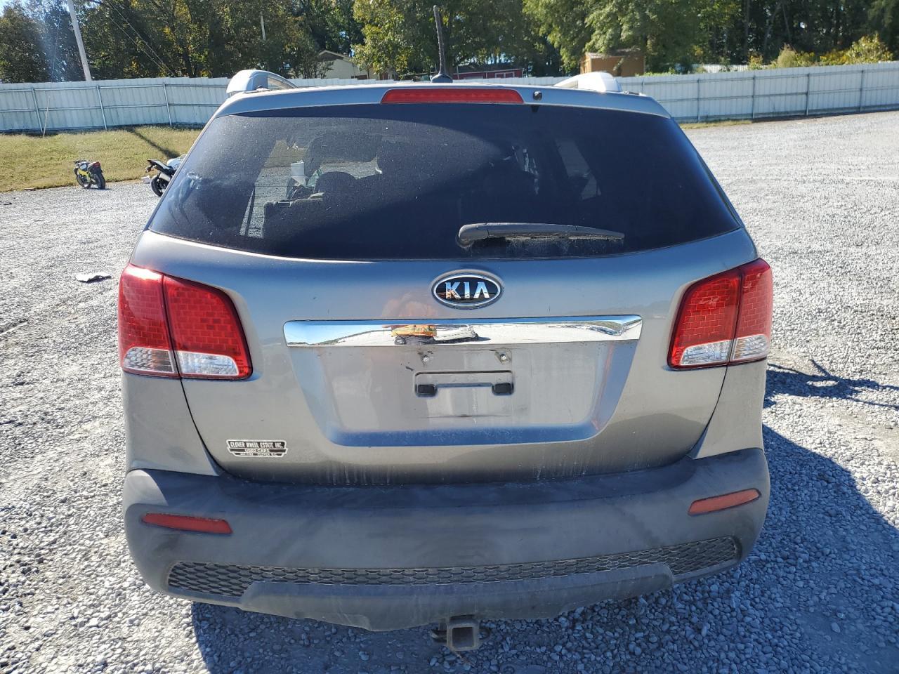 2011 Kia Sorento Base - Image 6