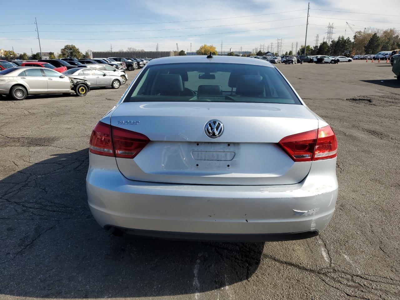 2013 Volkswagen Passat S - Фото 6