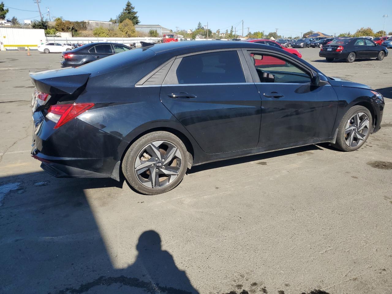 2023 Hyundai Elantra Limited - Image 3