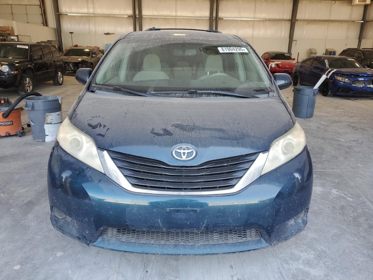 2011 Toyota Sienna Le - Фото 5