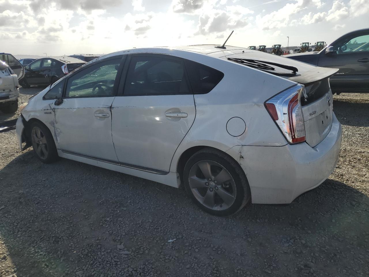 2015 Toyota Prius - Image 2