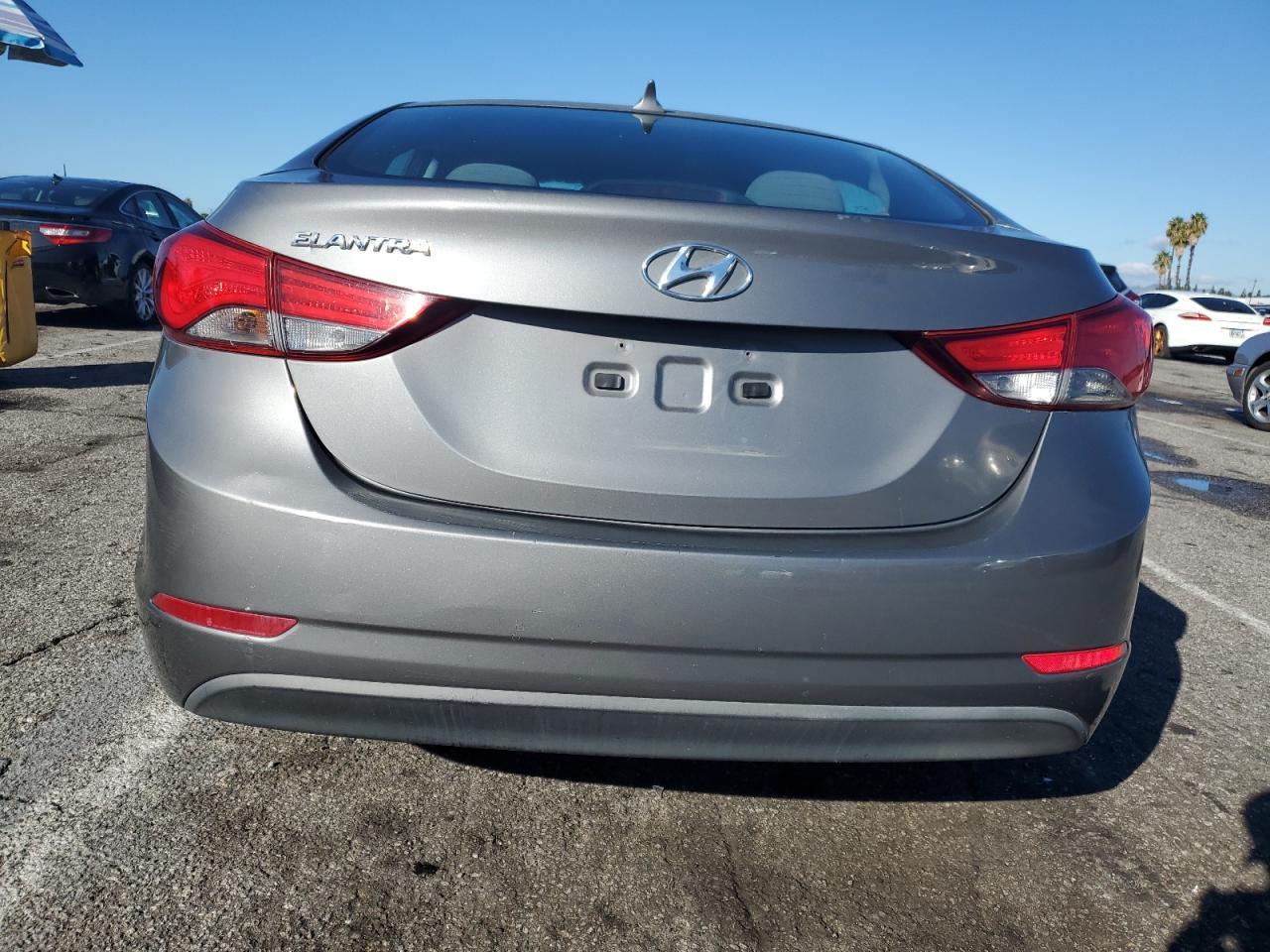2014 Hyundai Elantra Se - Фото 6