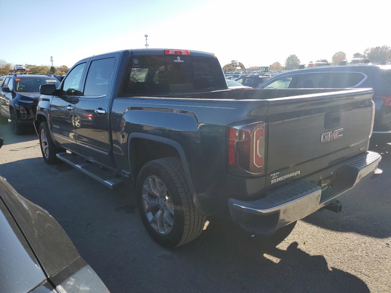 2018 GMC Sierra K1500 Slt - Image 2