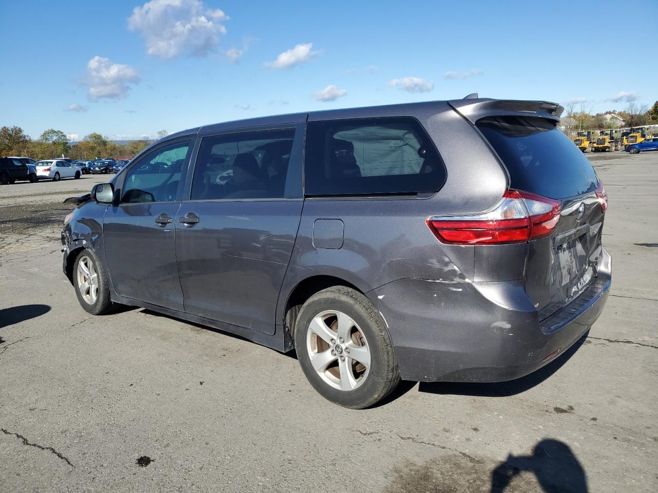 2019 Toyota Sienna - Фото 2