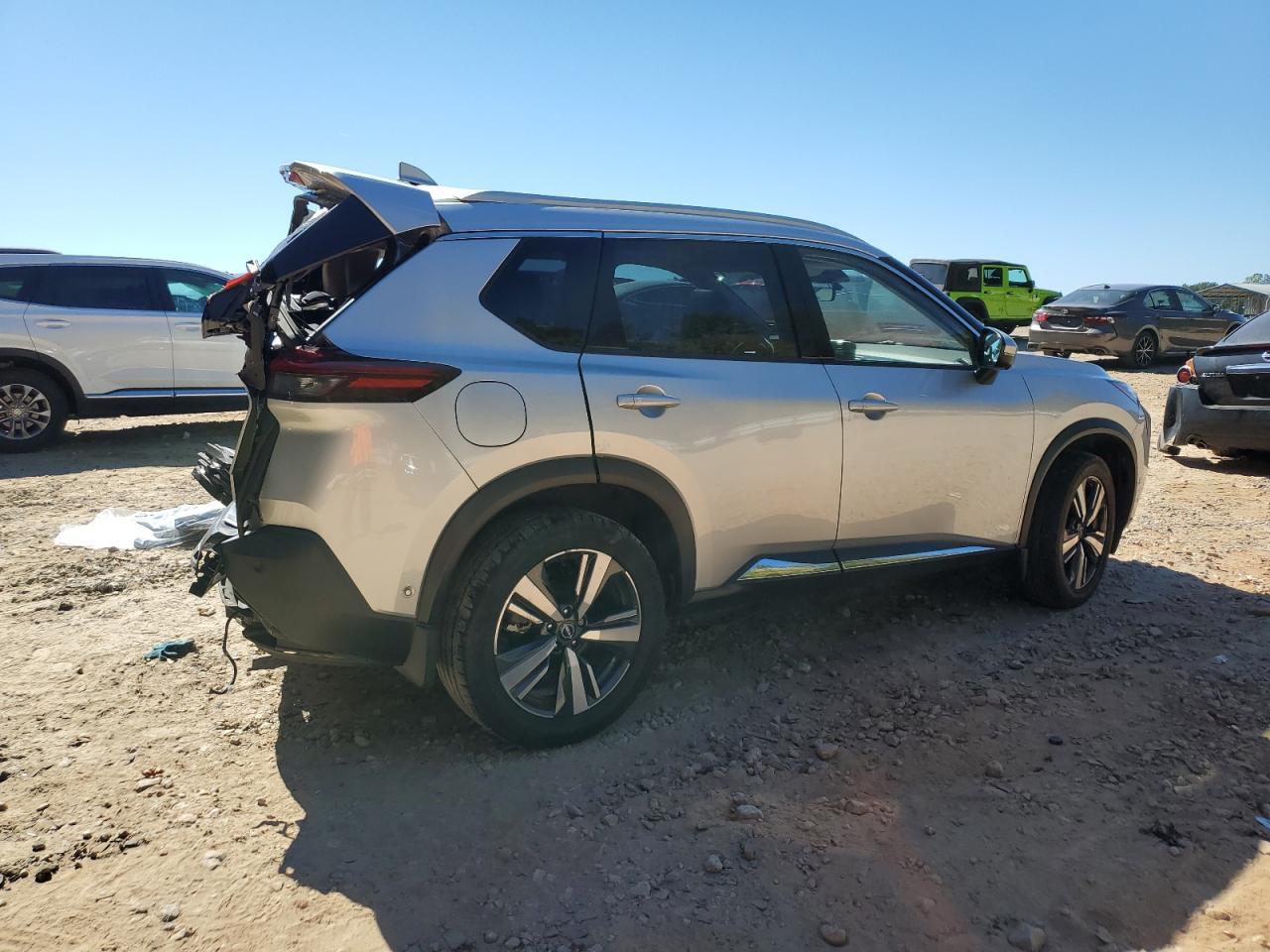 2023 Nissan Rogue Sl - Image 3