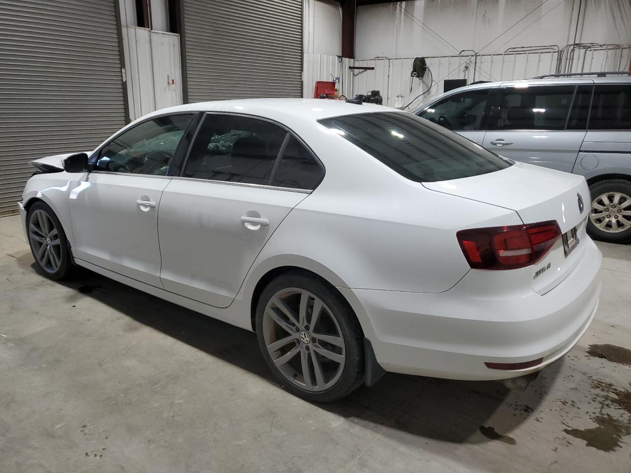 2017 Volkswagen Jetta Se - Фото 2