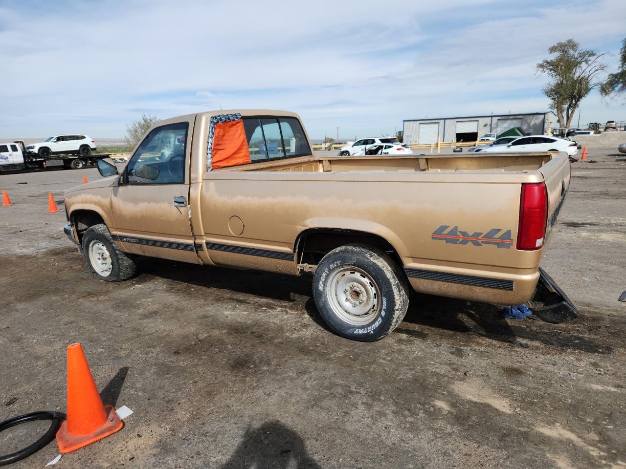 1989 Chevrolet Gmt-400 K2500 - Image 2