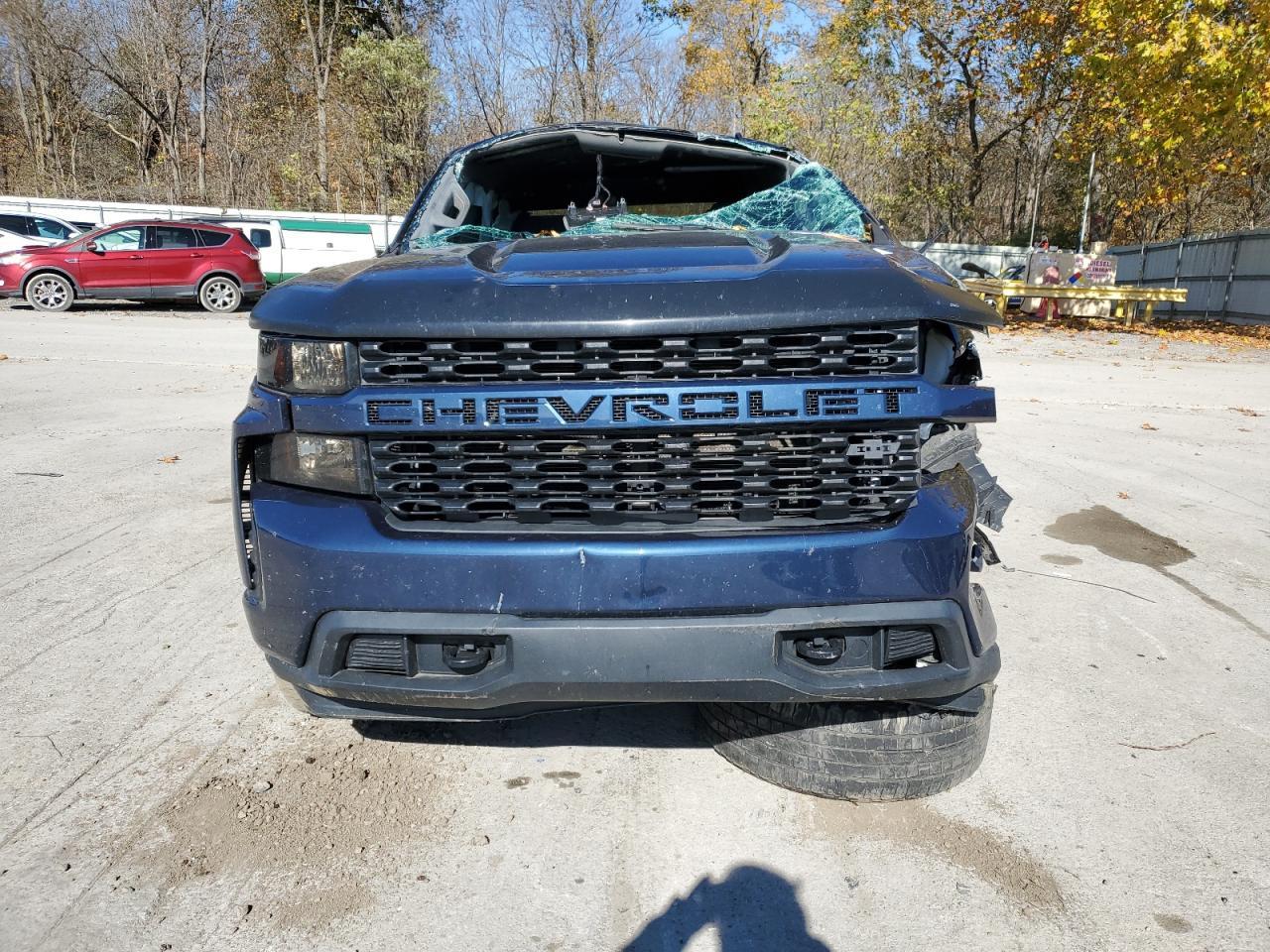 2019 Chevrolet Silverado K1500 Custom - Фото 5