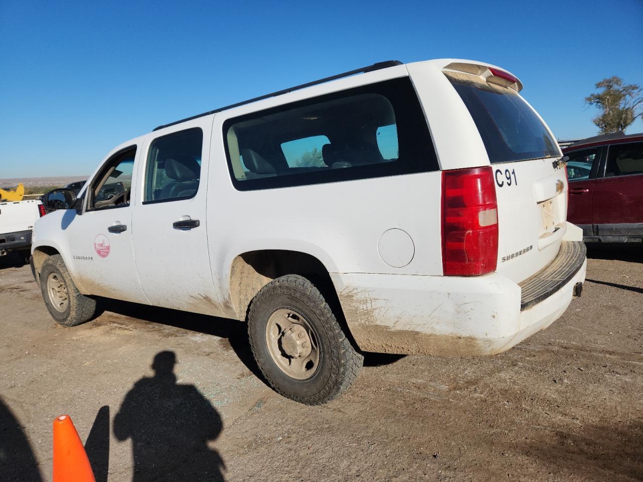 2011 Chevrolet Suburban K2500 - Фото 2