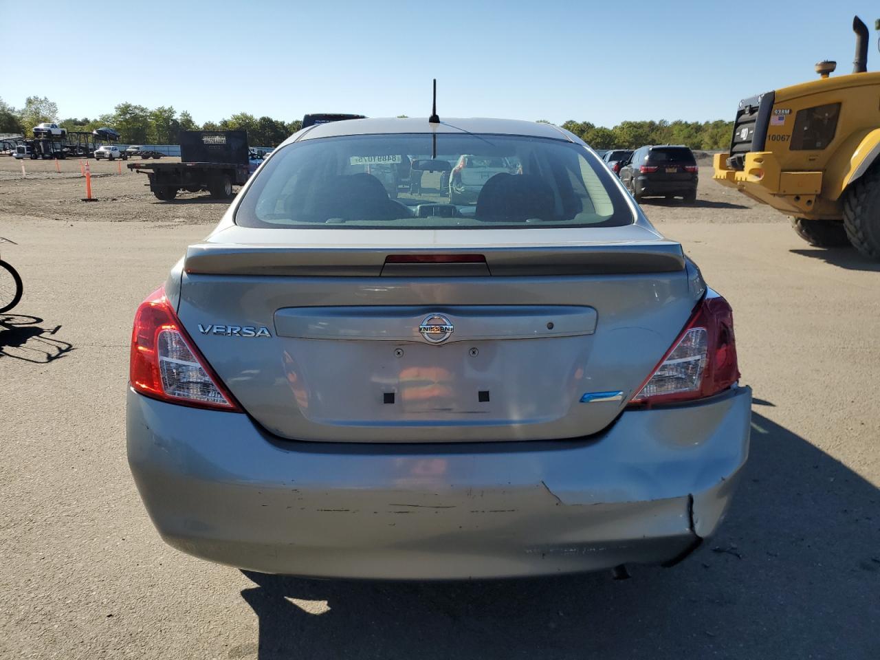 2013 Nissan Versa S - Фото 6