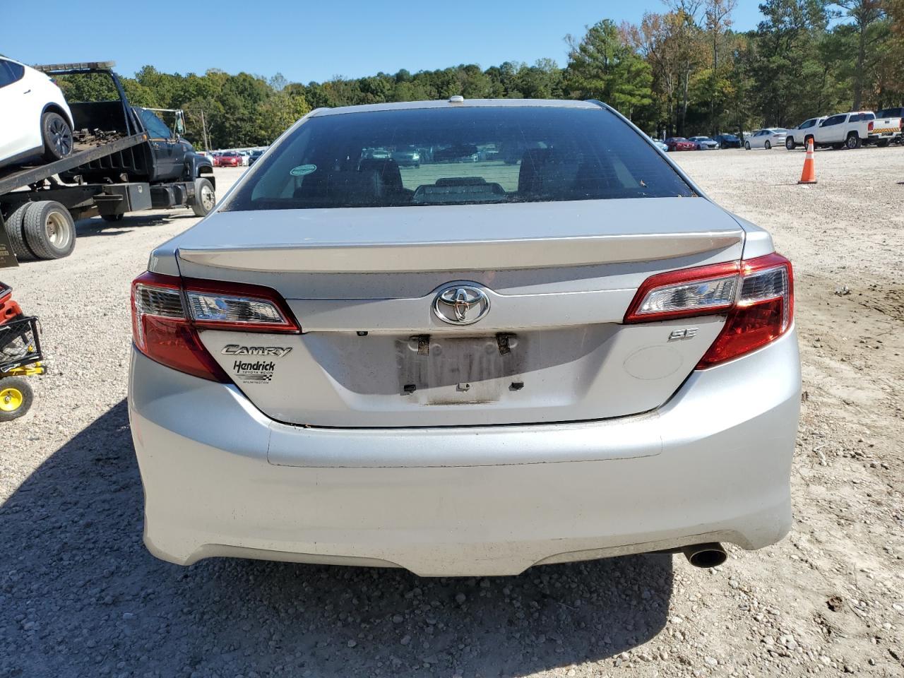 2014 Toyota Camry L - Фото 6