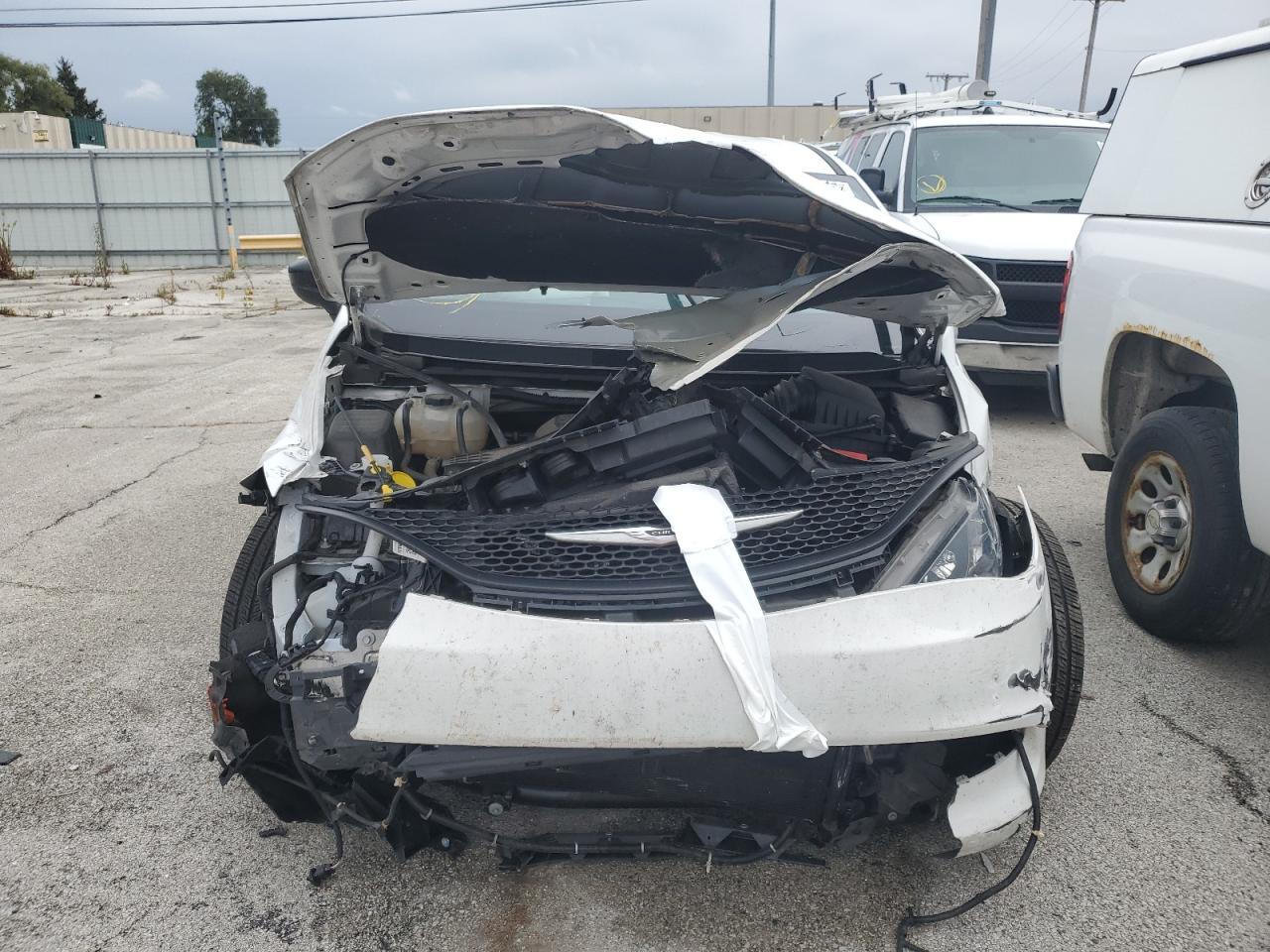 2024 Chrysler Voyager Lx - Фото 5