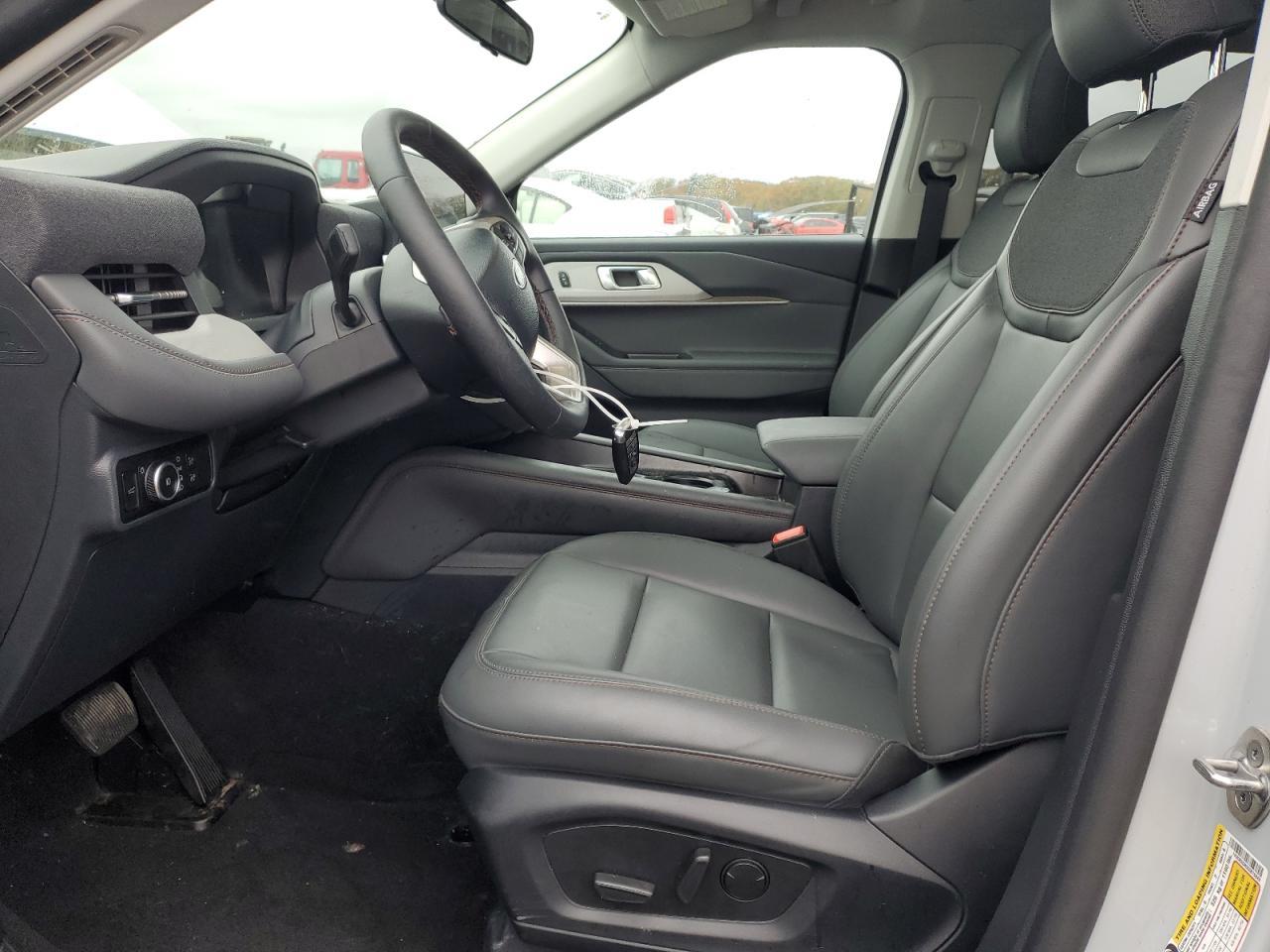 2025 Ford Explorer Active - Image 7