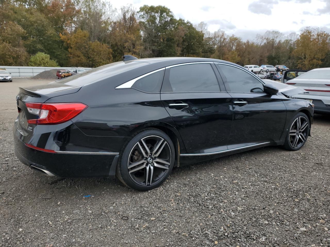 2022 Honda Accord Touring - Image 3