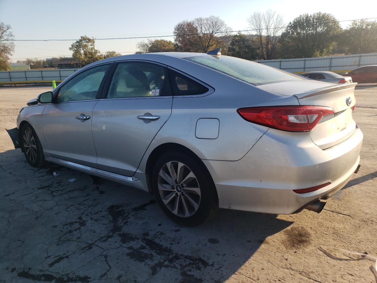 2015 Hyundai Sonata Sport - Image 2