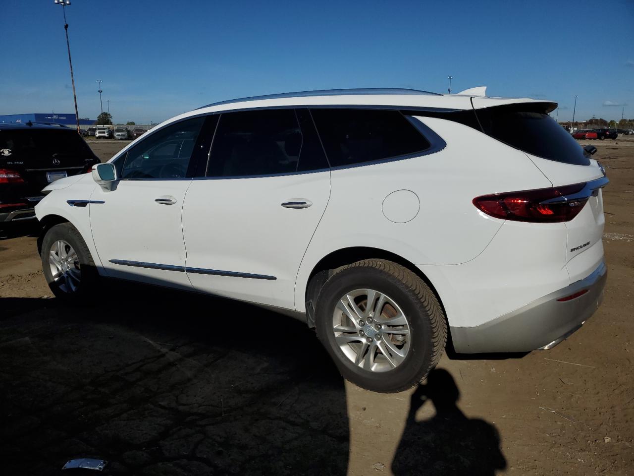 2020 Buick Enclave Essence - Image 2