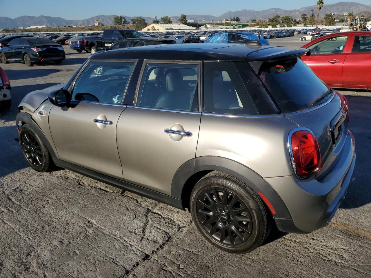 2020 Mini Cooper S - Image 2