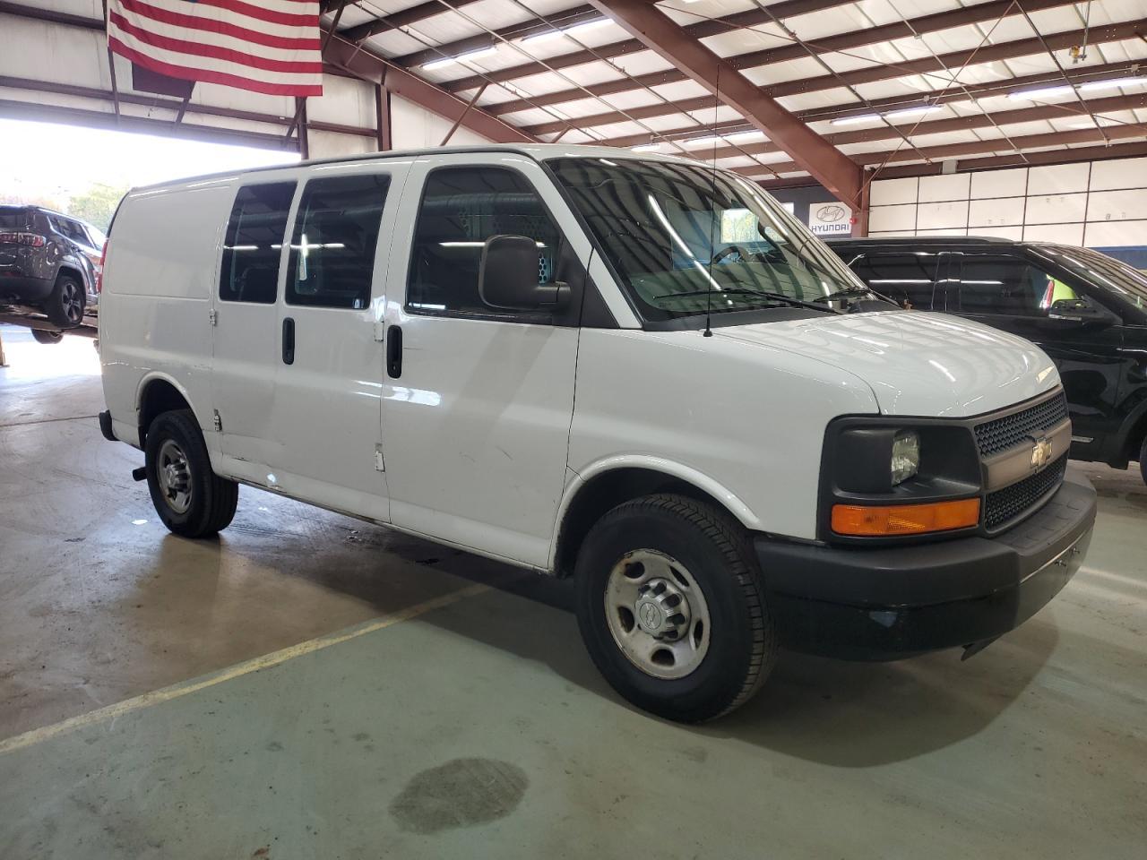 2016 Chevrolet Express G2500 - Фото 4