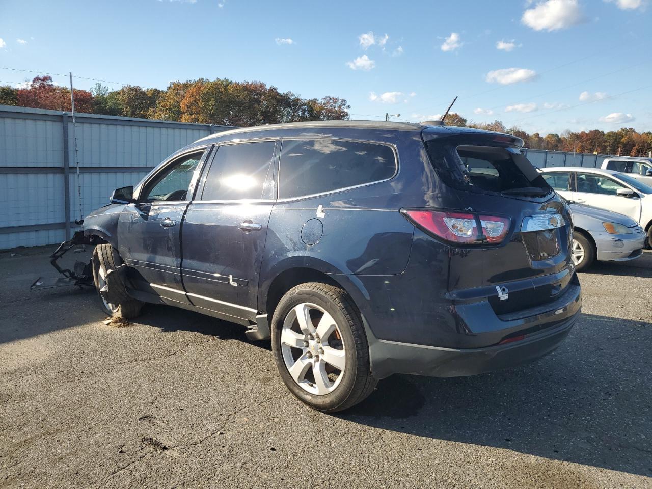 2016 Chevrolet Traverse Lt - Image 2