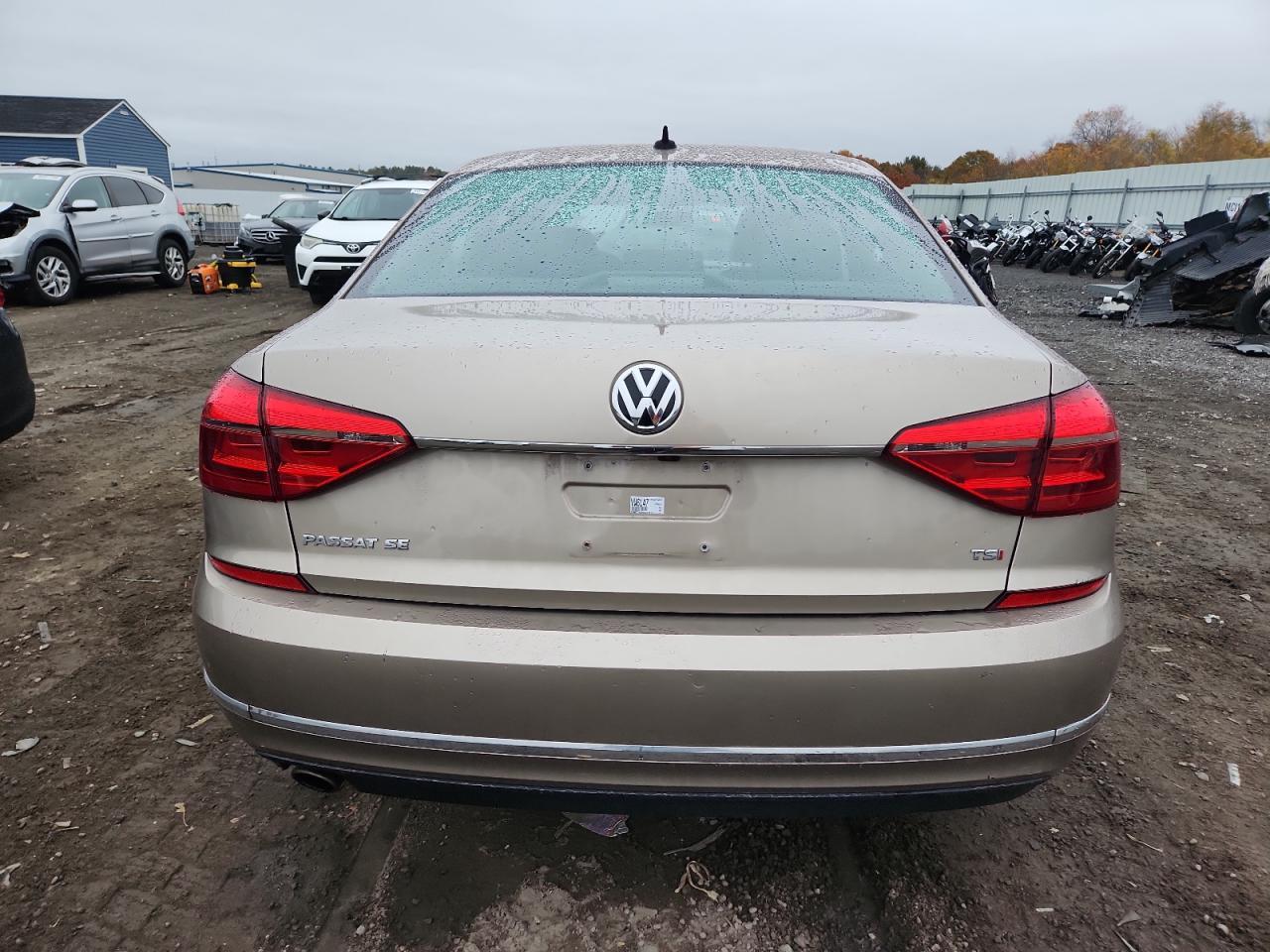 2016 Volkswagen Passat Se - Фото 6