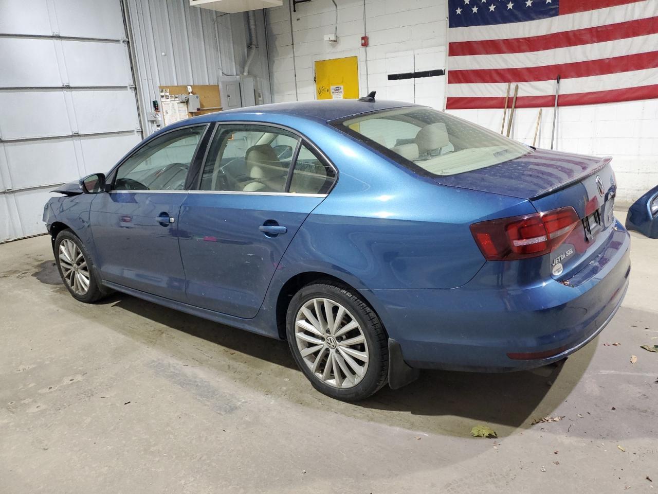 2016 Volkswagen Jetta Sel - Image 2