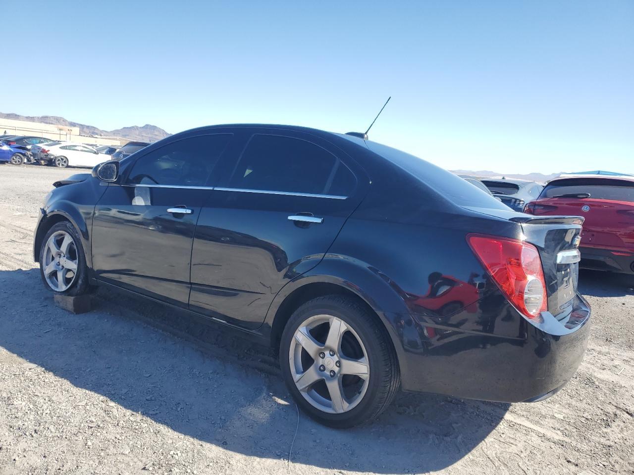 2016 Chevrolet Sonic Ltz - Фото 2