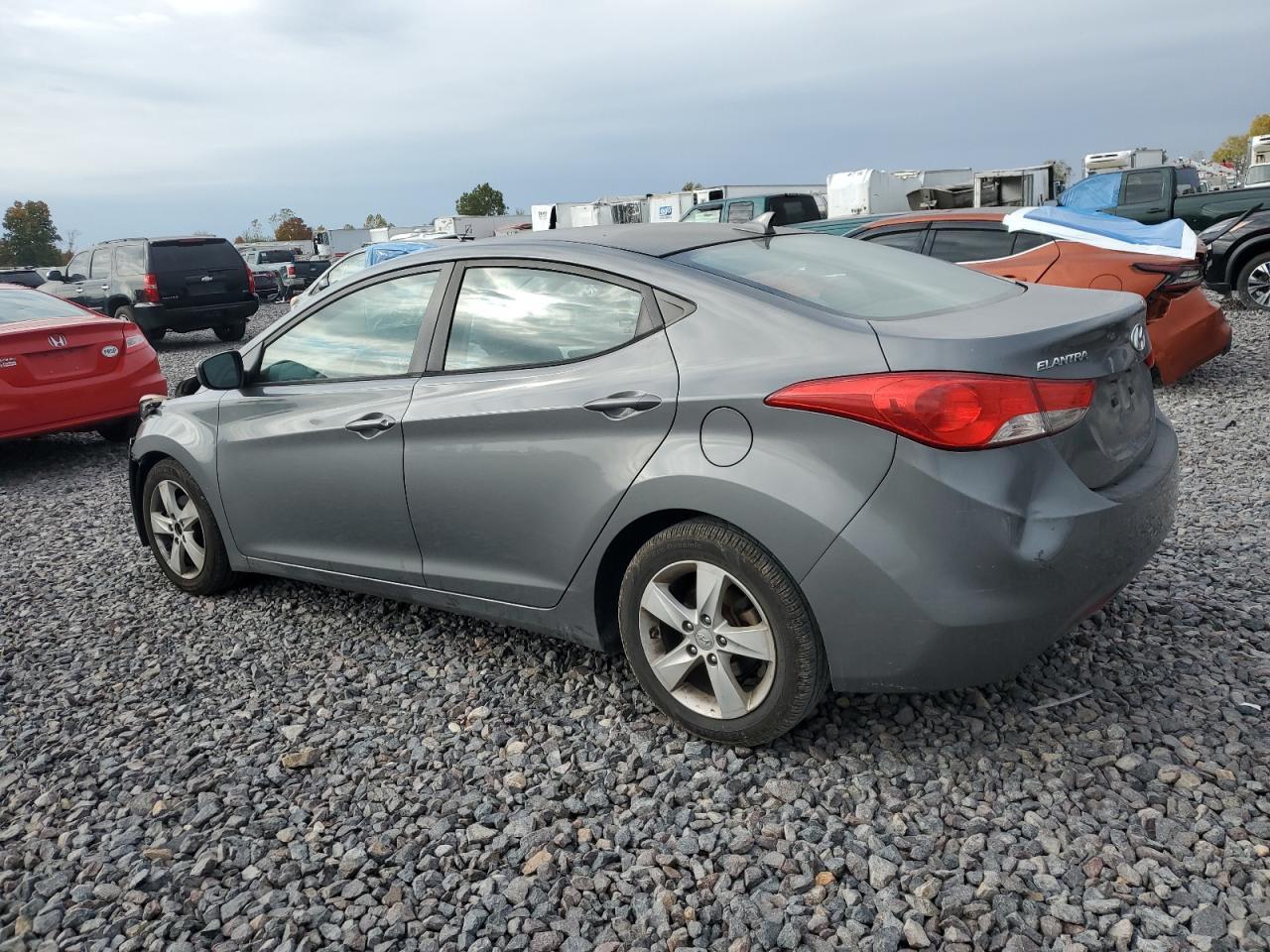 2013 Hyundai Elantra Gls - Фото 2