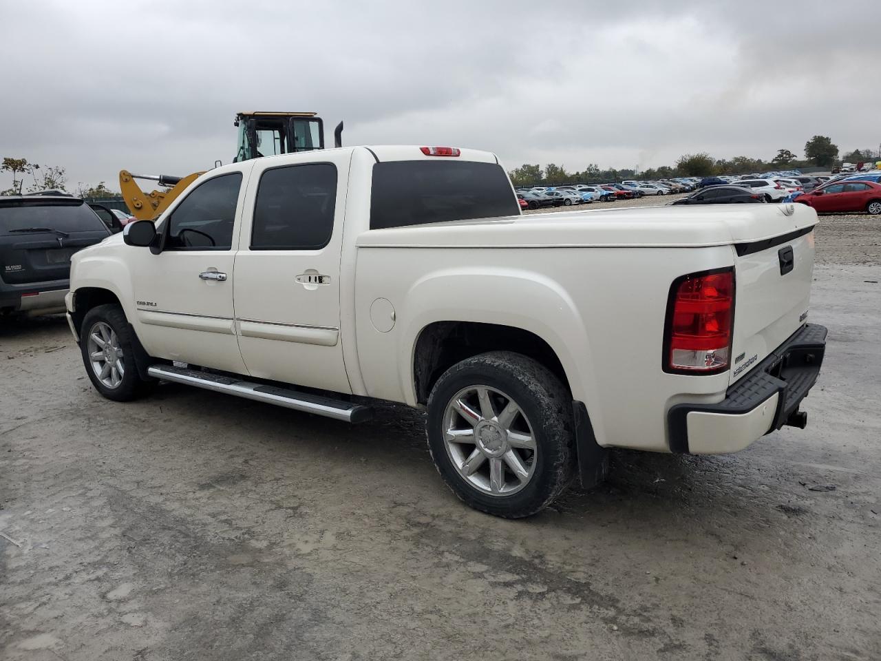 2010 GMC Sierra K1500 Denali - Image 2