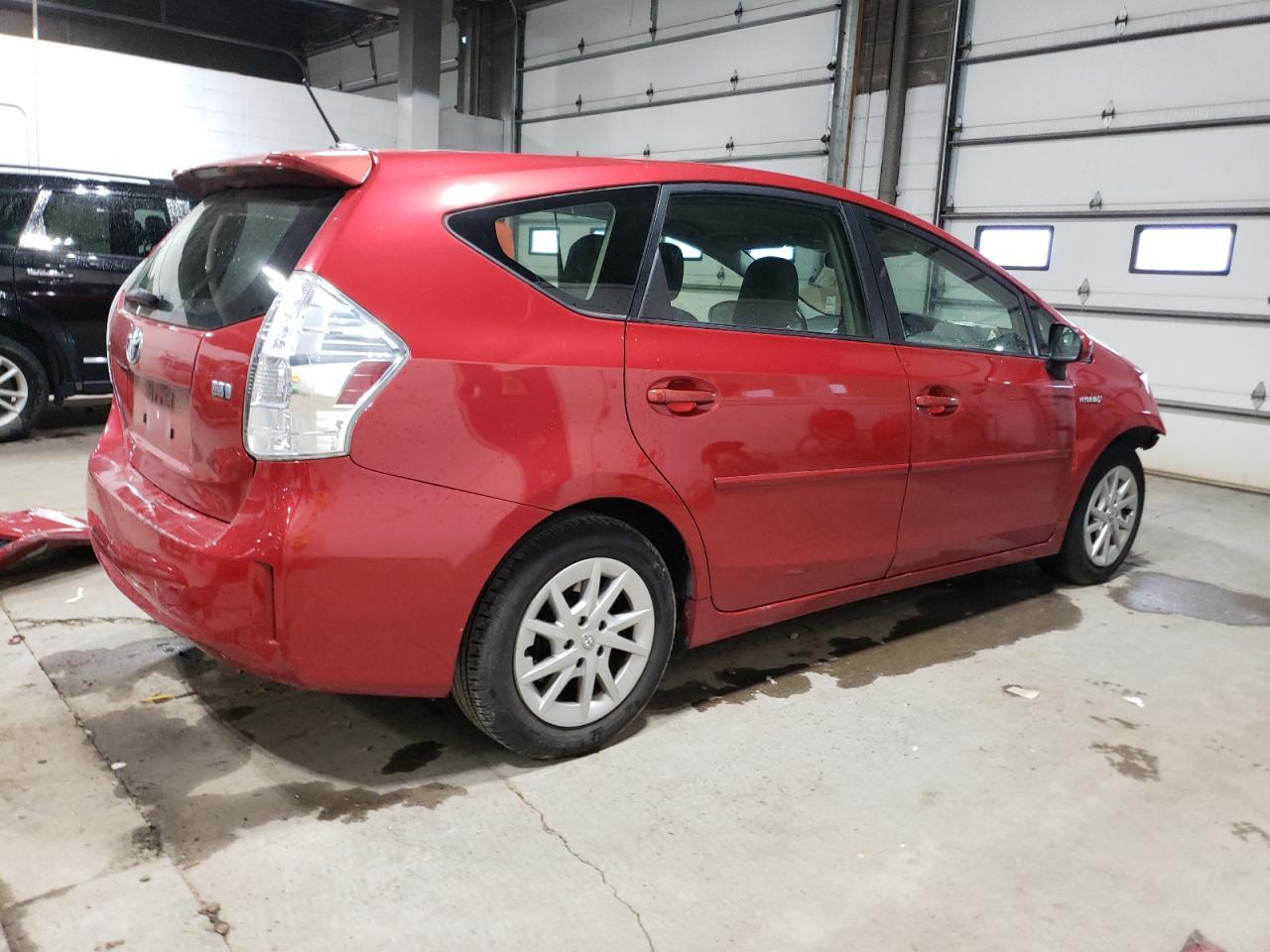 2013 Toyota Prius V - Image 3