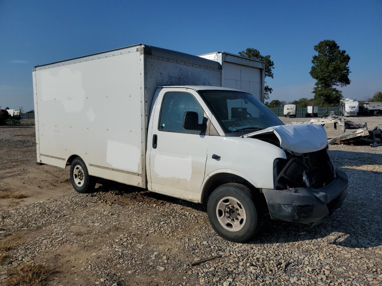 2012 GMC Savana Cutaway G3500 - Image 4