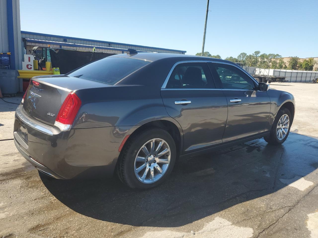 2019 Chrysler 300 Limited - Image 3