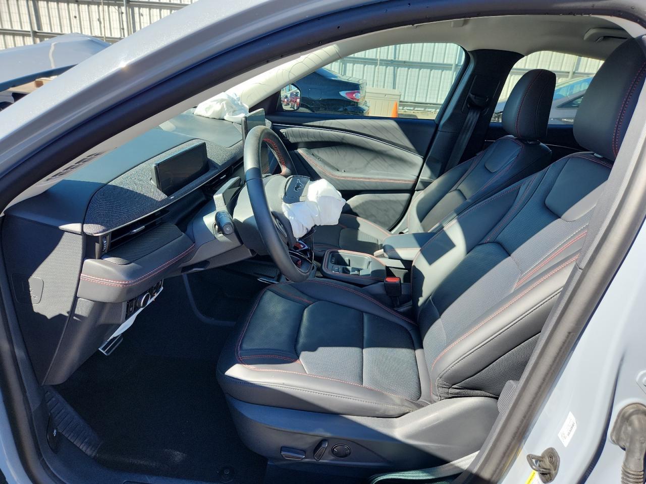 2025 Ford Mustang Mach-E Premium - Image 7