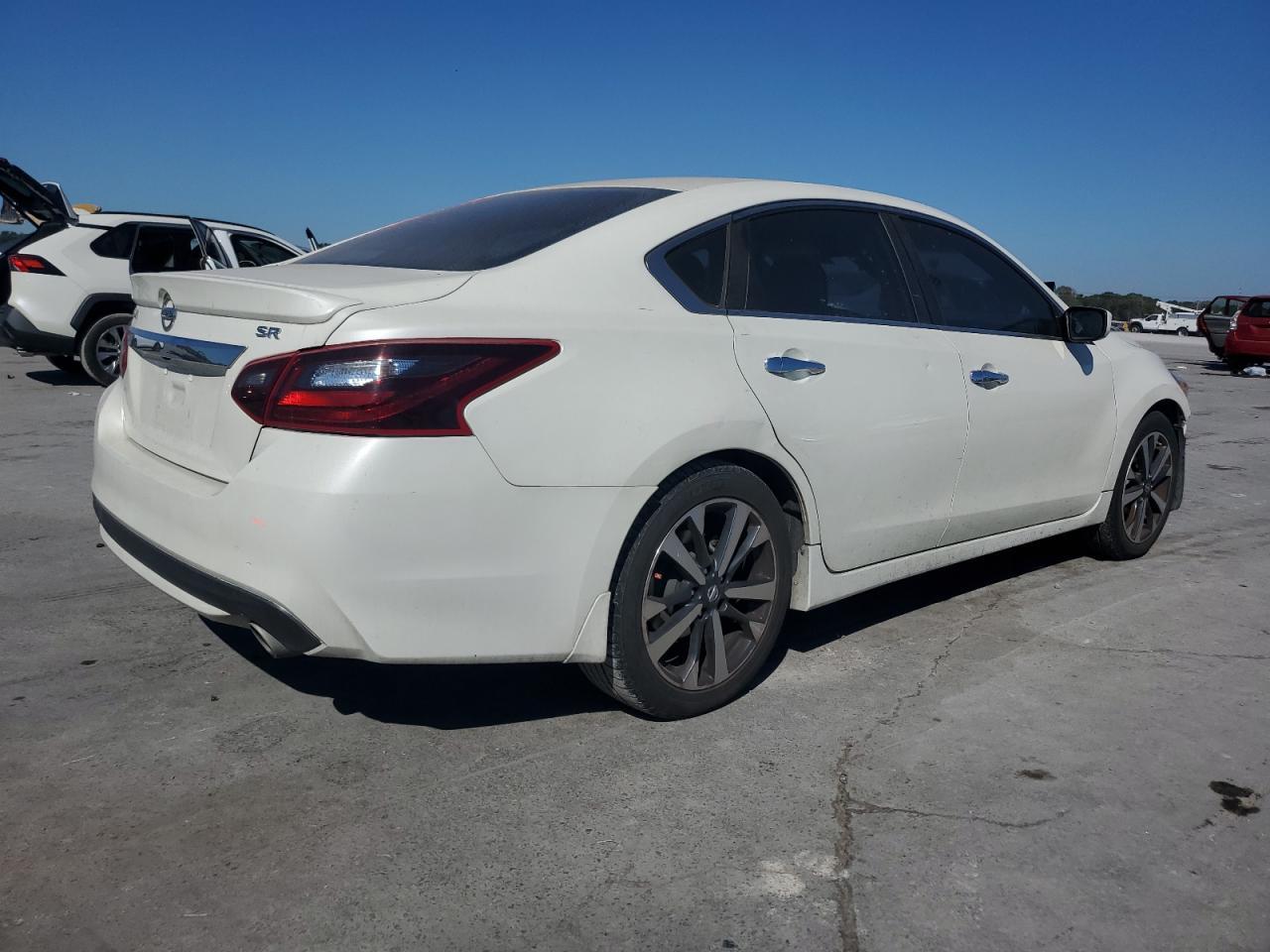 2017 Nissan Altima 2.5 - Image 3