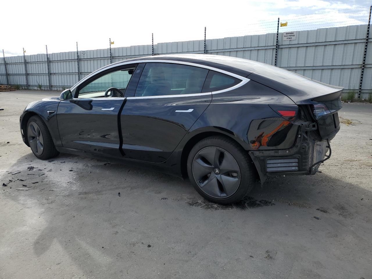 2020 Tesla Model 3 - Фото 2